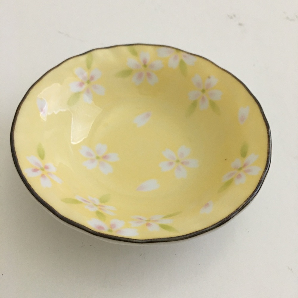 Japanese Daitoa Kyoto Sakura Small Dish Porcelain Mino Ware Japan 3.7 In